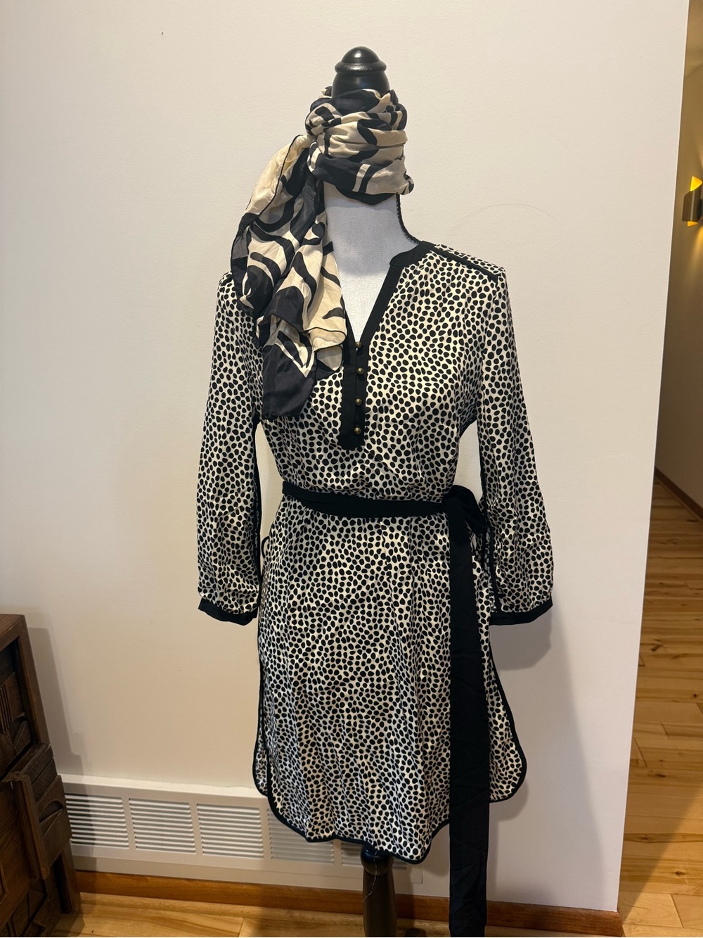 Griffin Paris NWT Cream Dot Wrap Dress with Tie Belt - Picture 6 of 13